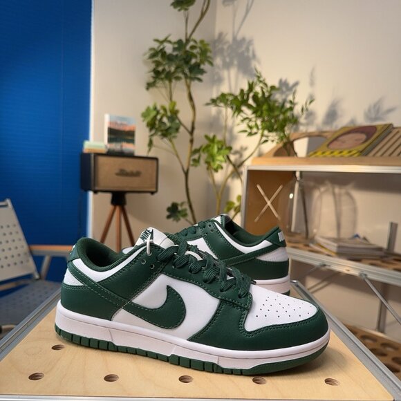 Nike Dunk Low Vintage Green - Picture 1 of 6
